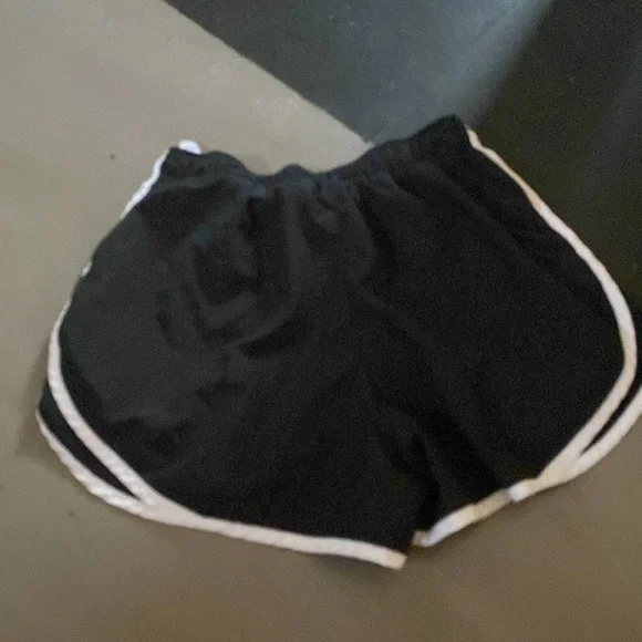 Nike all black womans athletic shorts size small! - Picture 5 of 7